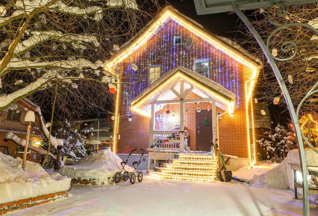 Светодиодная подсветка фасада дома